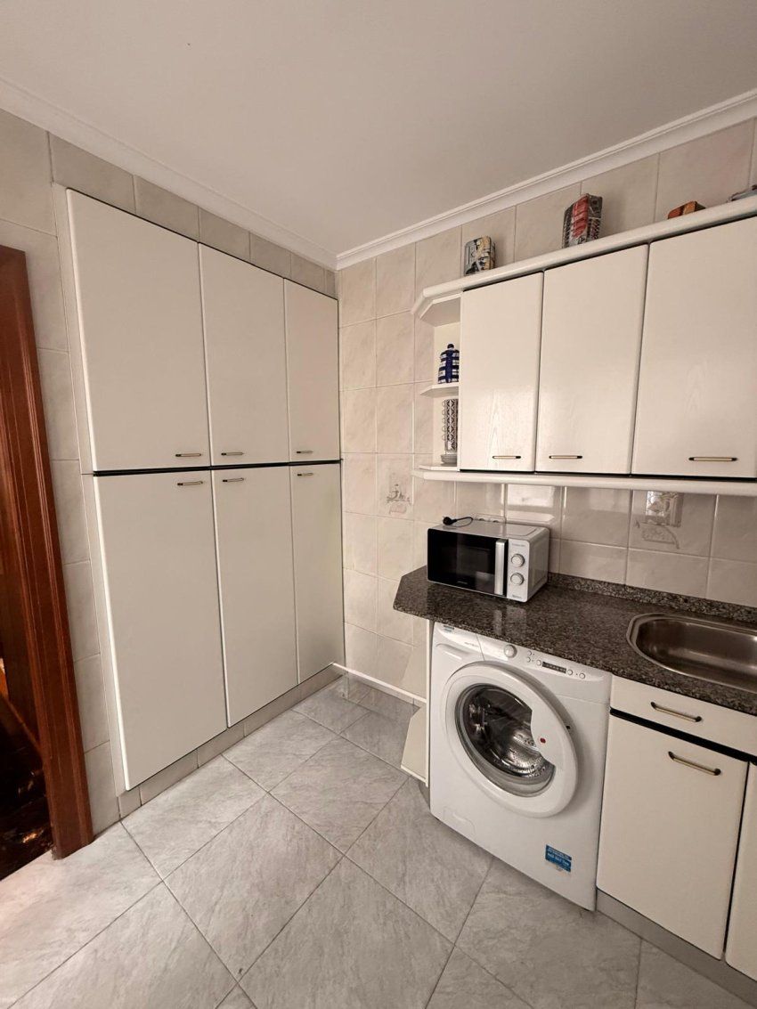 b02000c9 654c 4930 b8e7 92fa6d0ecce5