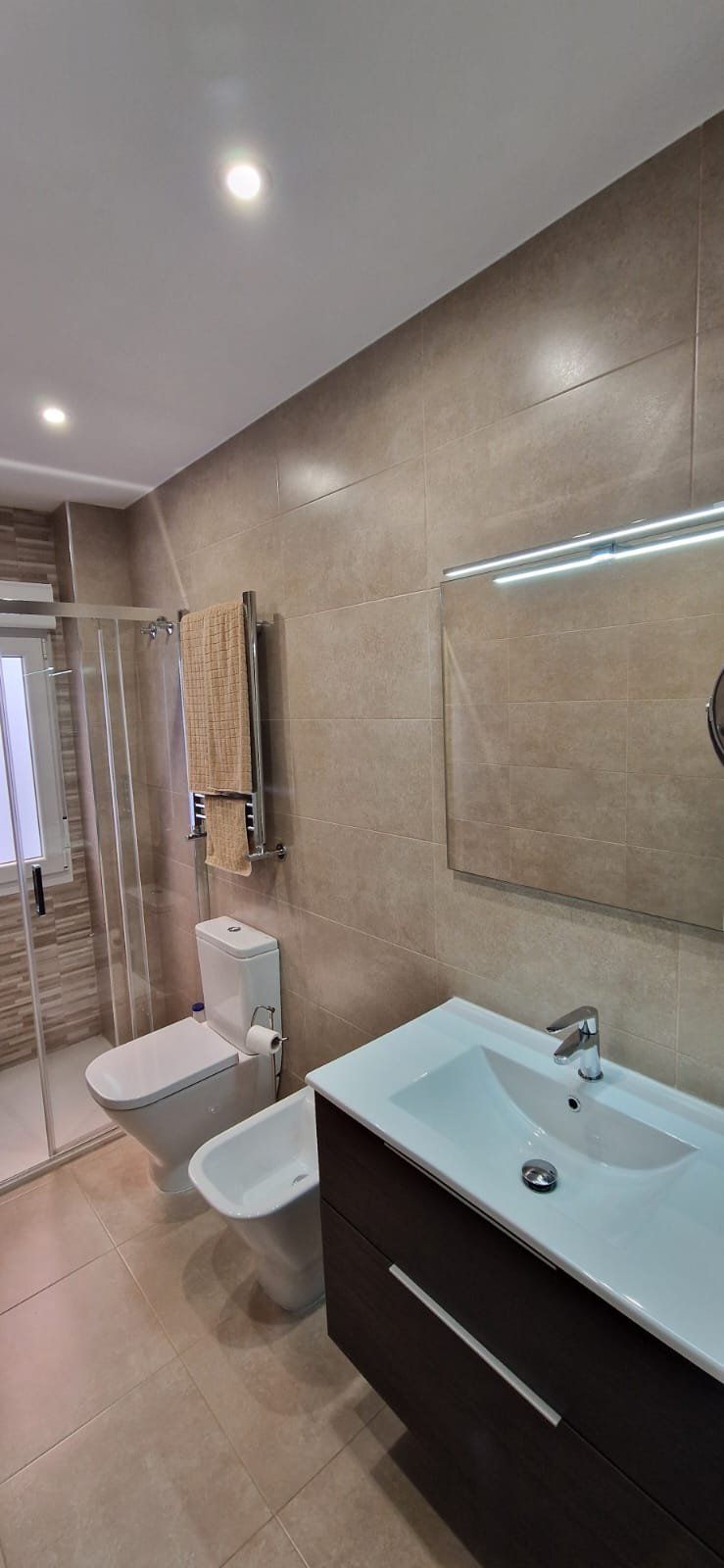 6eefb99f 149f 46b2 84df 60aab71d1c2a