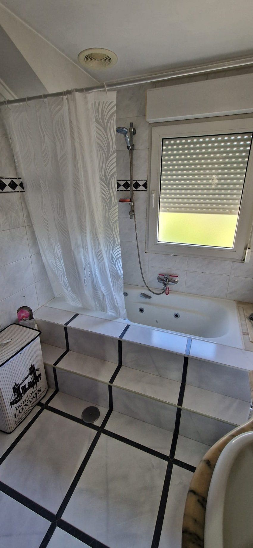 d8a341f1 1b6f 4cf1 bb48 7e38e941723c