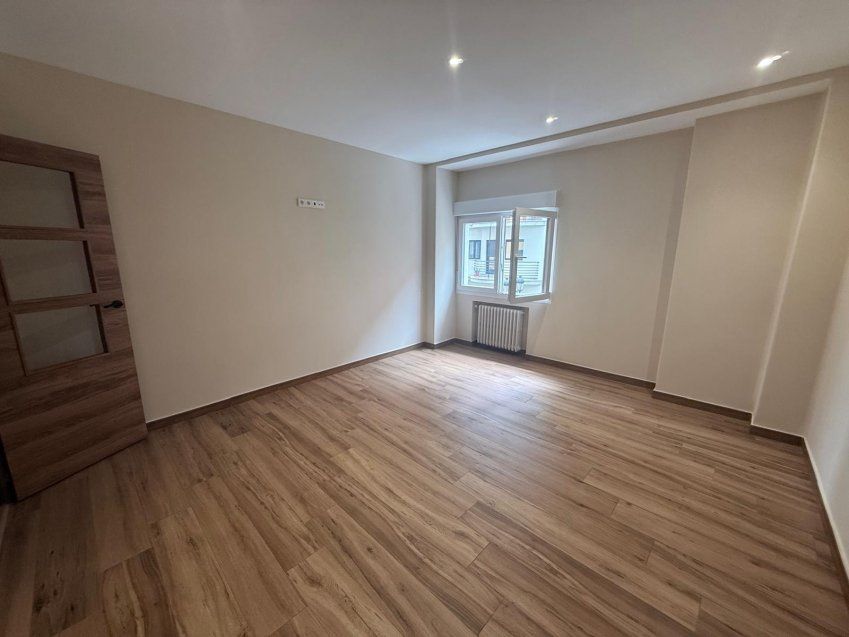 e570183d bf29 4579 a717 013e04913b93