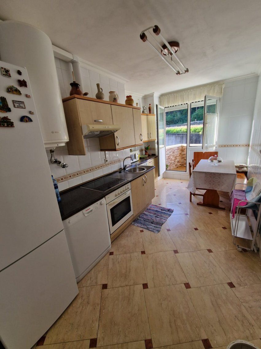 51b7ab92 b242 4a09 ab87 7c759753bb83