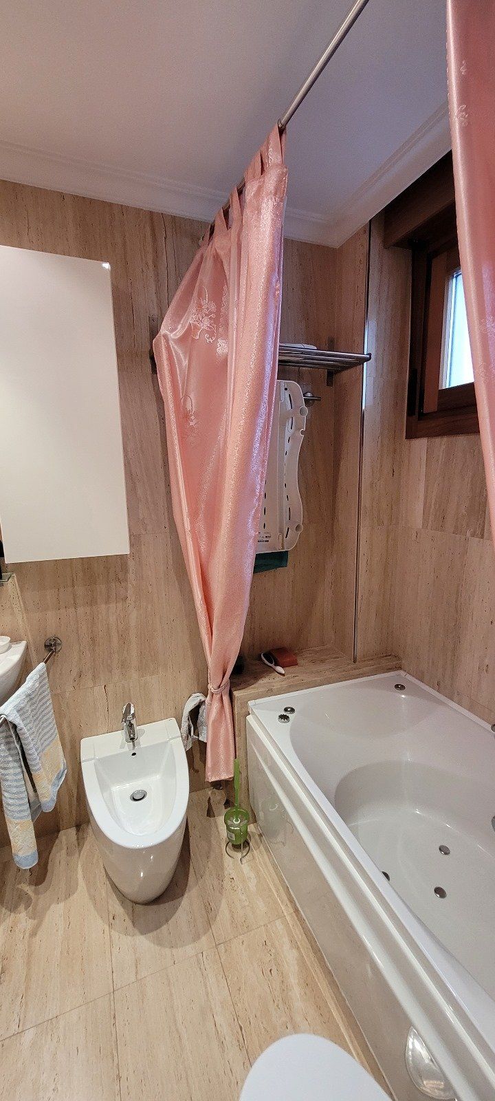 151b0e20 1a63 4dc5 8703 8acc3f9fb210