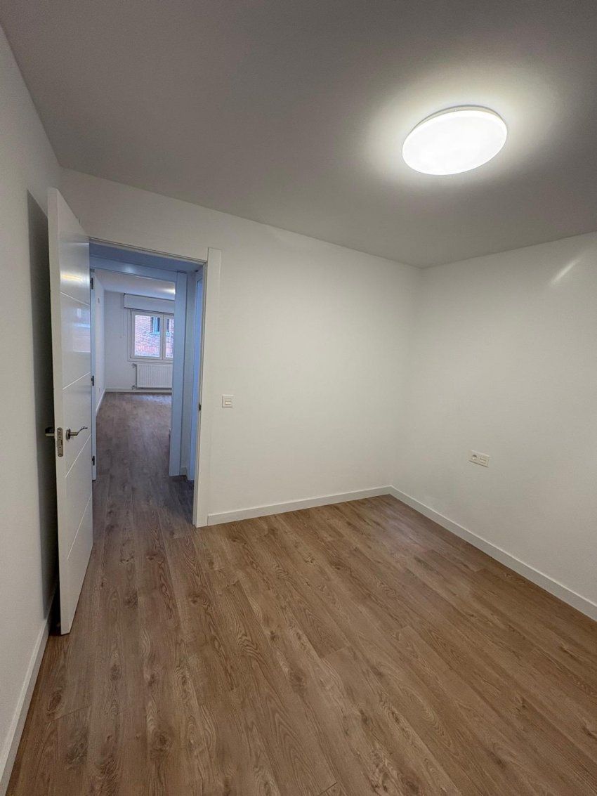 dormitorio 2 con plafon