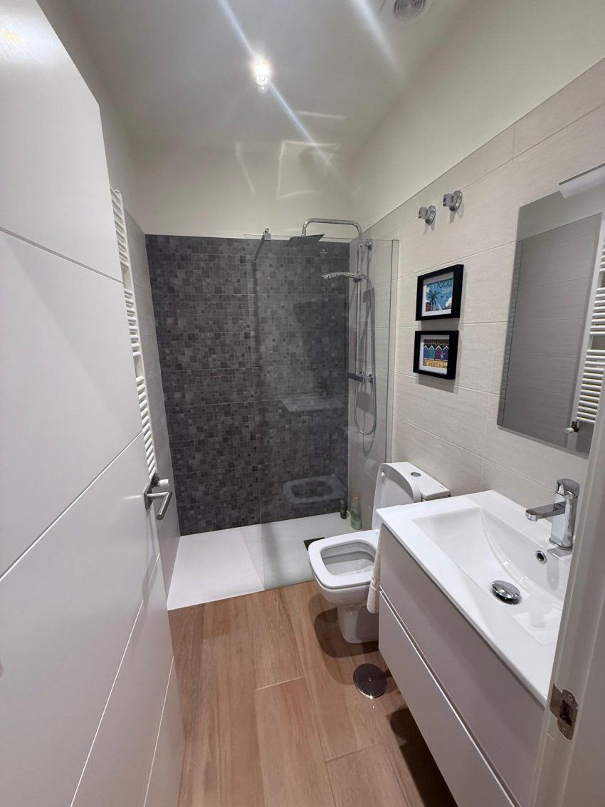 19533f34 d6aa 41f9 b5d2 4bcfecaa0144