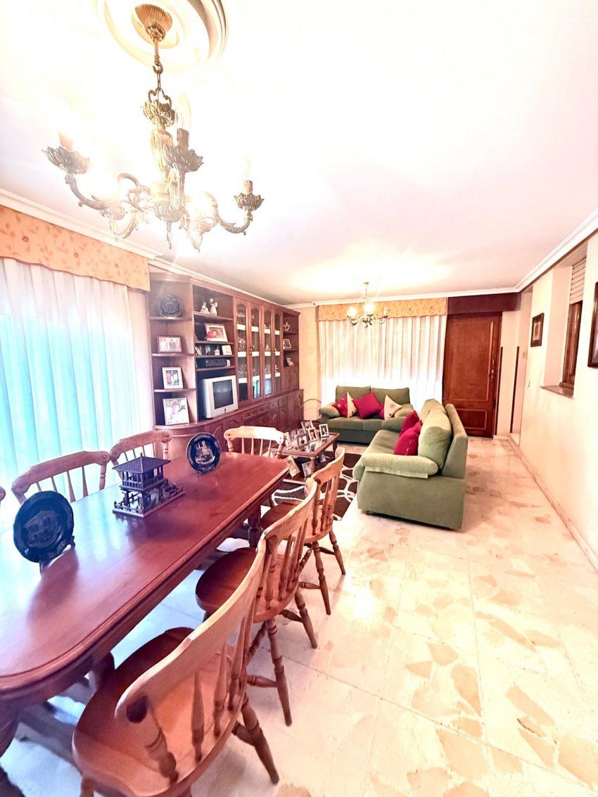 831375da 546d 4804 a671 582688c36412