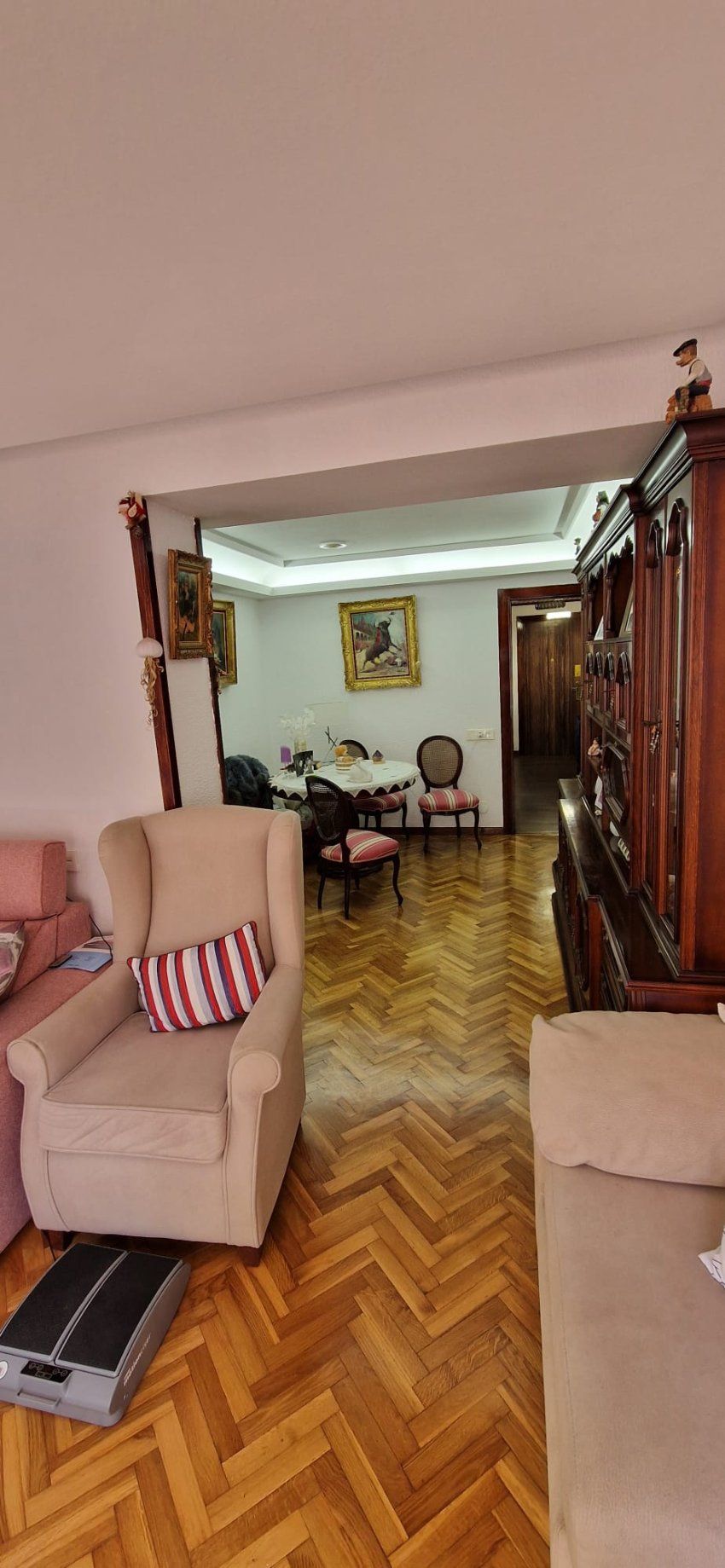 1e1e2005 f61f 4d4f 9b9b 5af2c2238f33