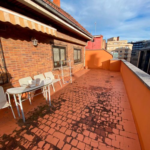 Vista de terraza exterior de piso en venta en calle Félix Aramburu, 5